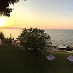 Maison Pieds Dans L Eau St Florent サン・フロラン