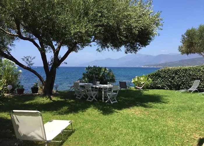 Maison Pieds Dans L Eau St Florent *